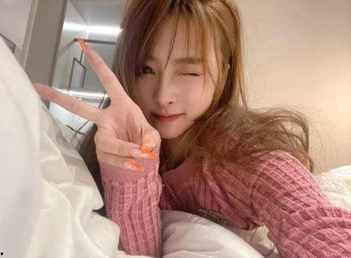 女主播分手被爆料视频,私密视频意外曝光，情感纠葛引热议